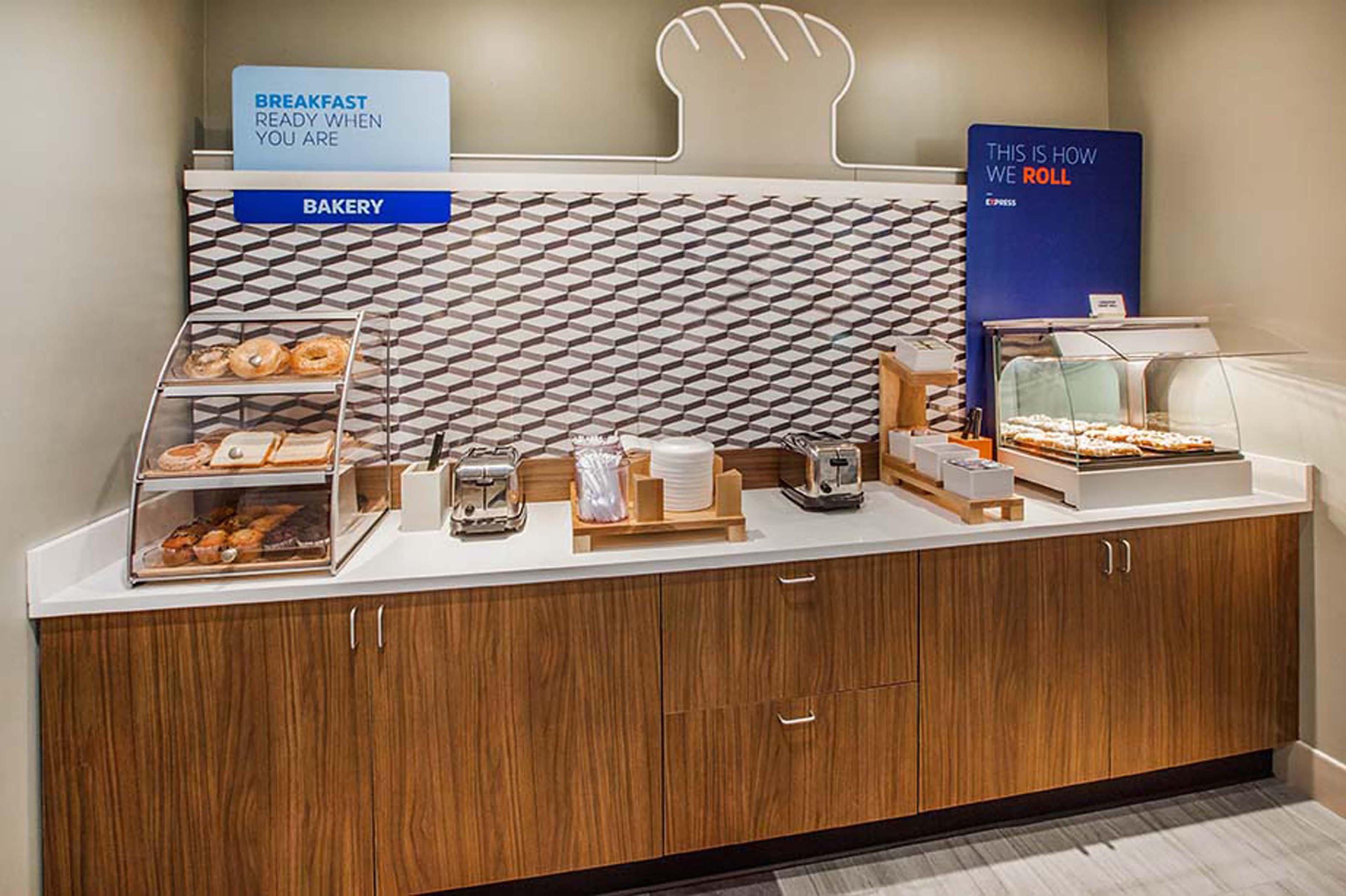 Holiday Inn Express Williamsburg By Ihg Eksteriør billede